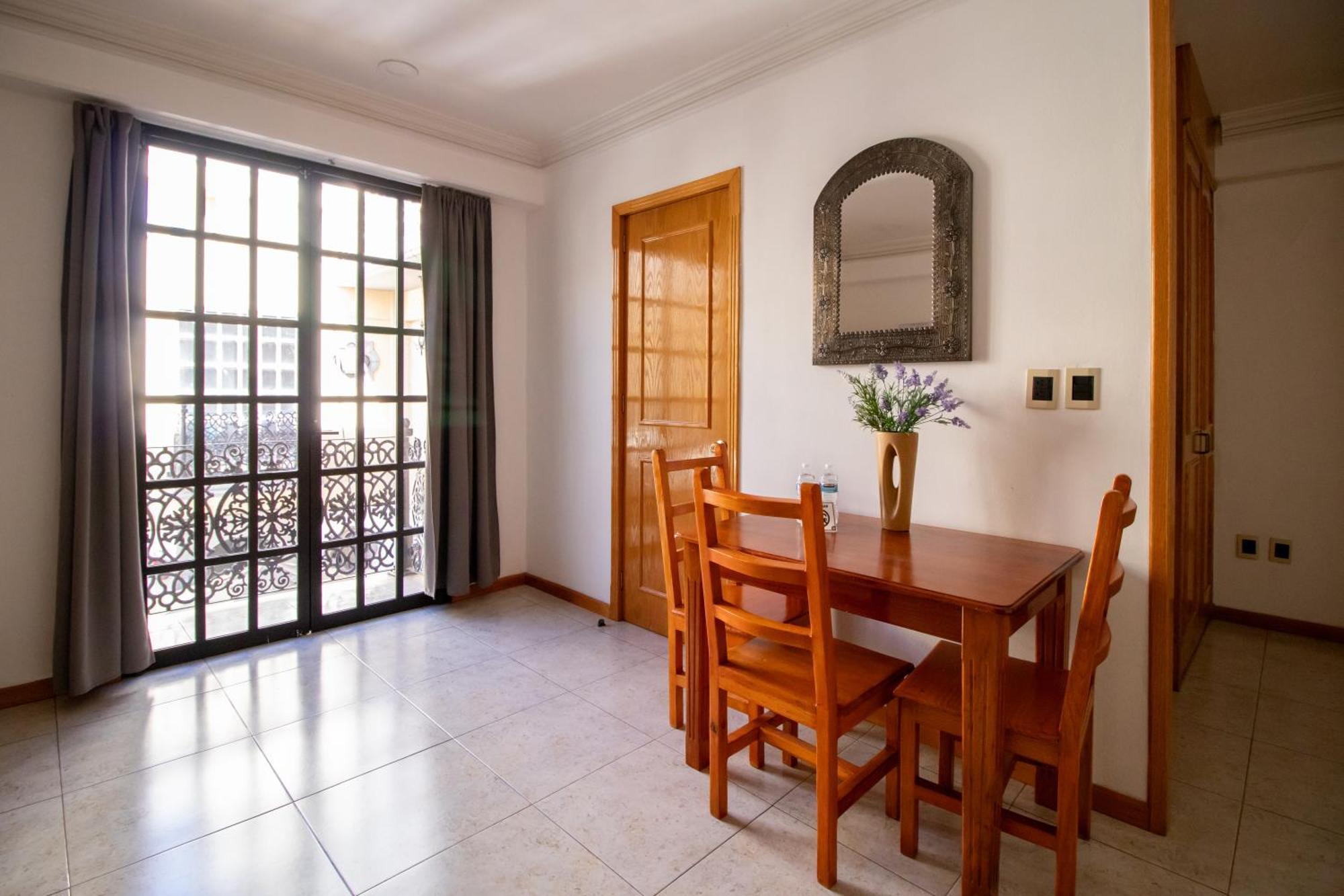 Suites Sevilla Пуэбла Экстерьер фото